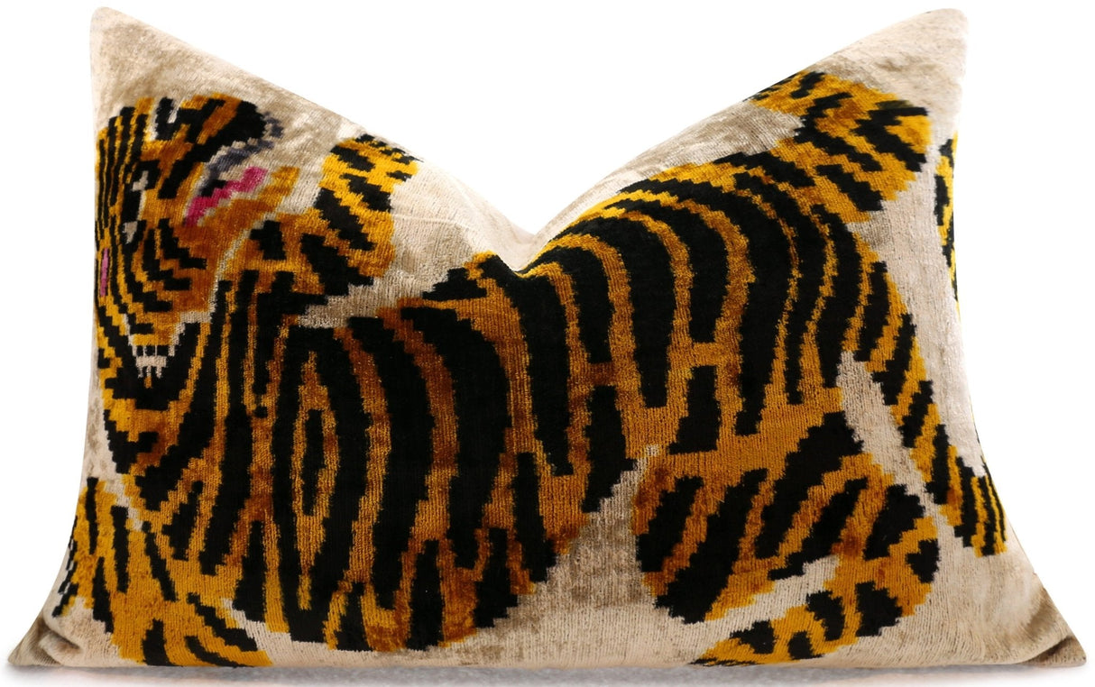 Luxury Velvet Lumbar Pillow - OROA