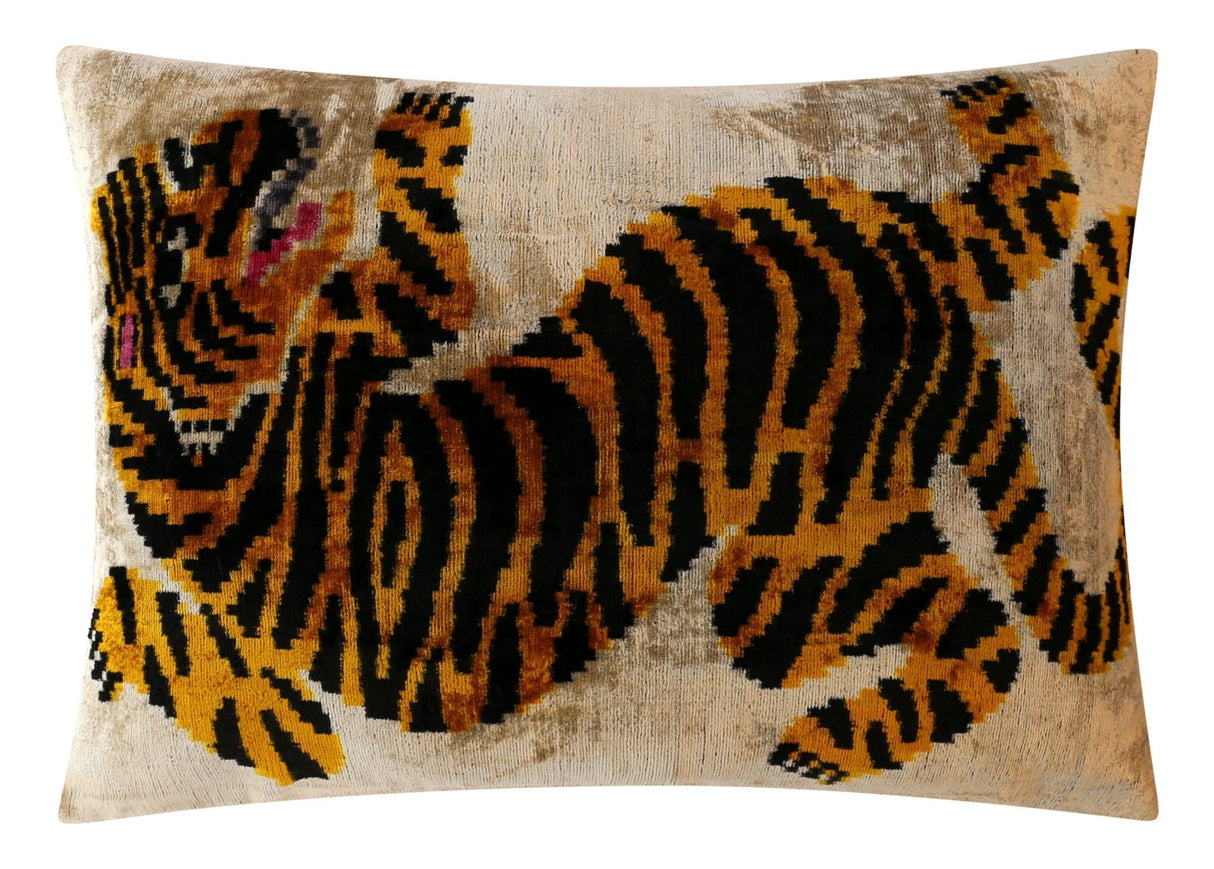 Luxury Velvet Lumbar Pillow - OROA