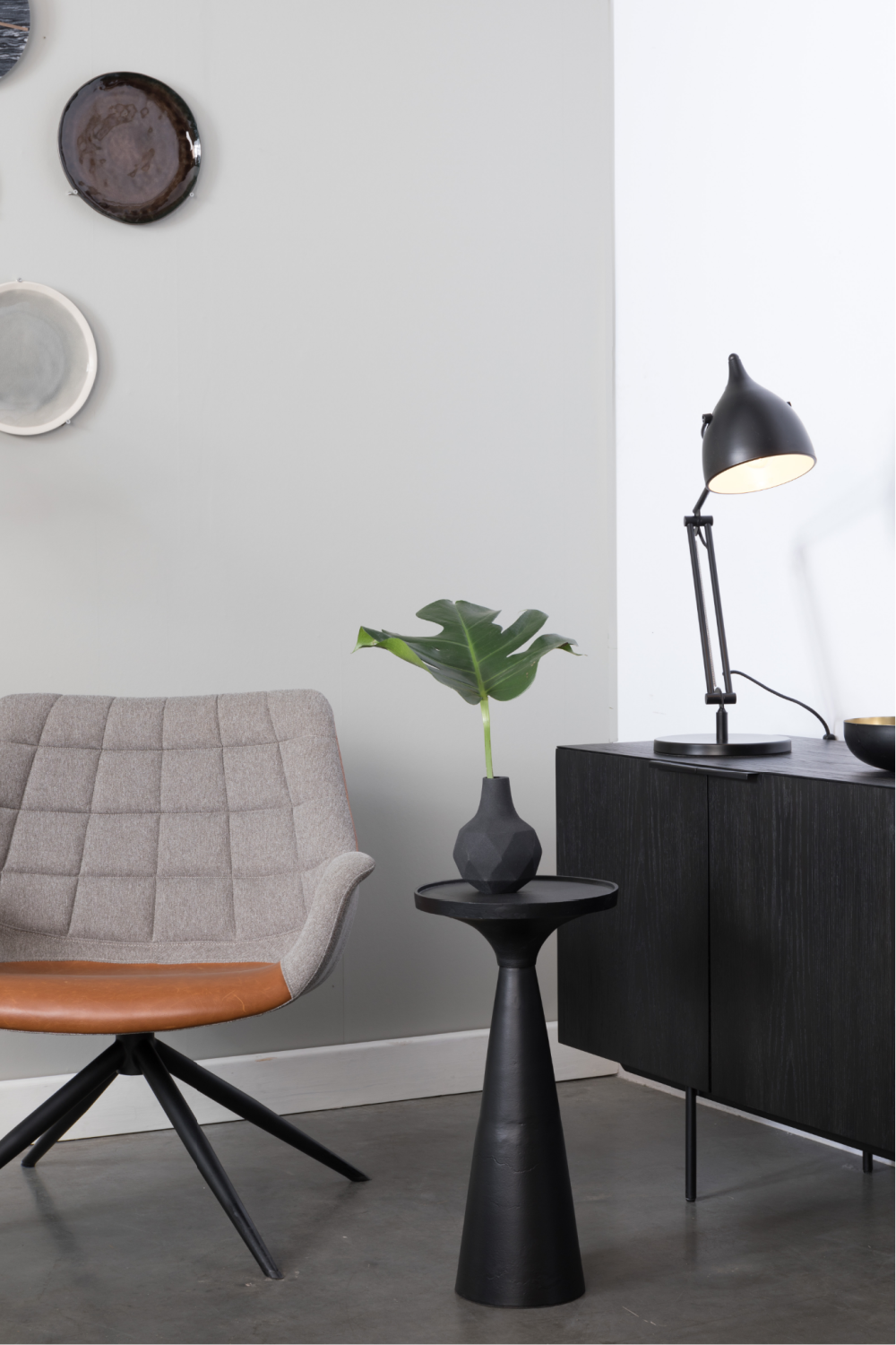 Cast Aluminum Side Table | Oroa.com