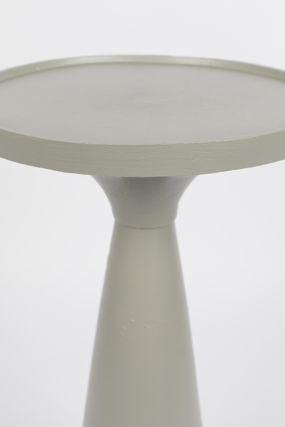 Cast Aluminum Side Table | Zuiver Floss | Oroa.com