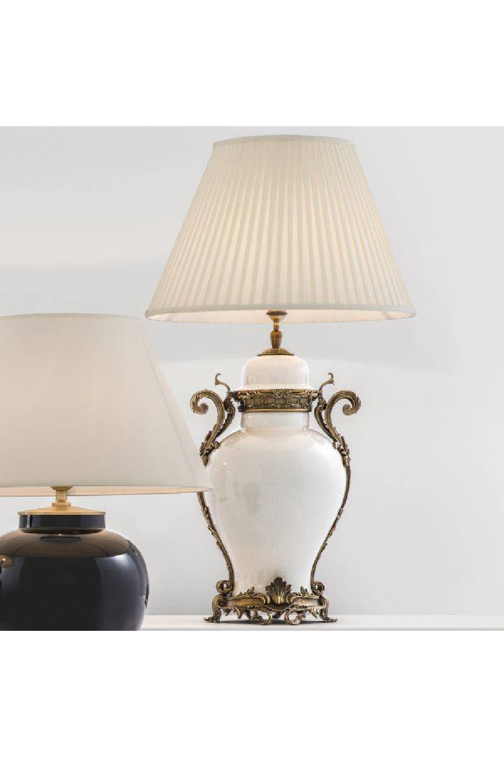 Cream Vase Table Lamp | Eichholtz Armand | #1 Eichholtz Retailer