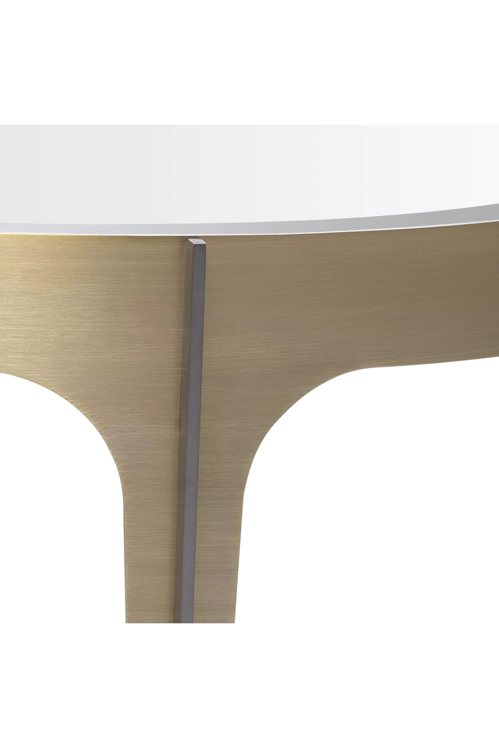 Mid-Century Modern Round Side Table | Eichholtz Artemisa | OROA.com