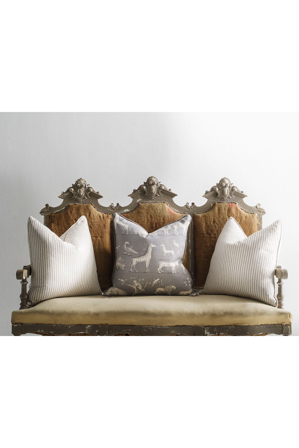 Animal Design Cushion M | Andrew Martin Kingdom | OROA