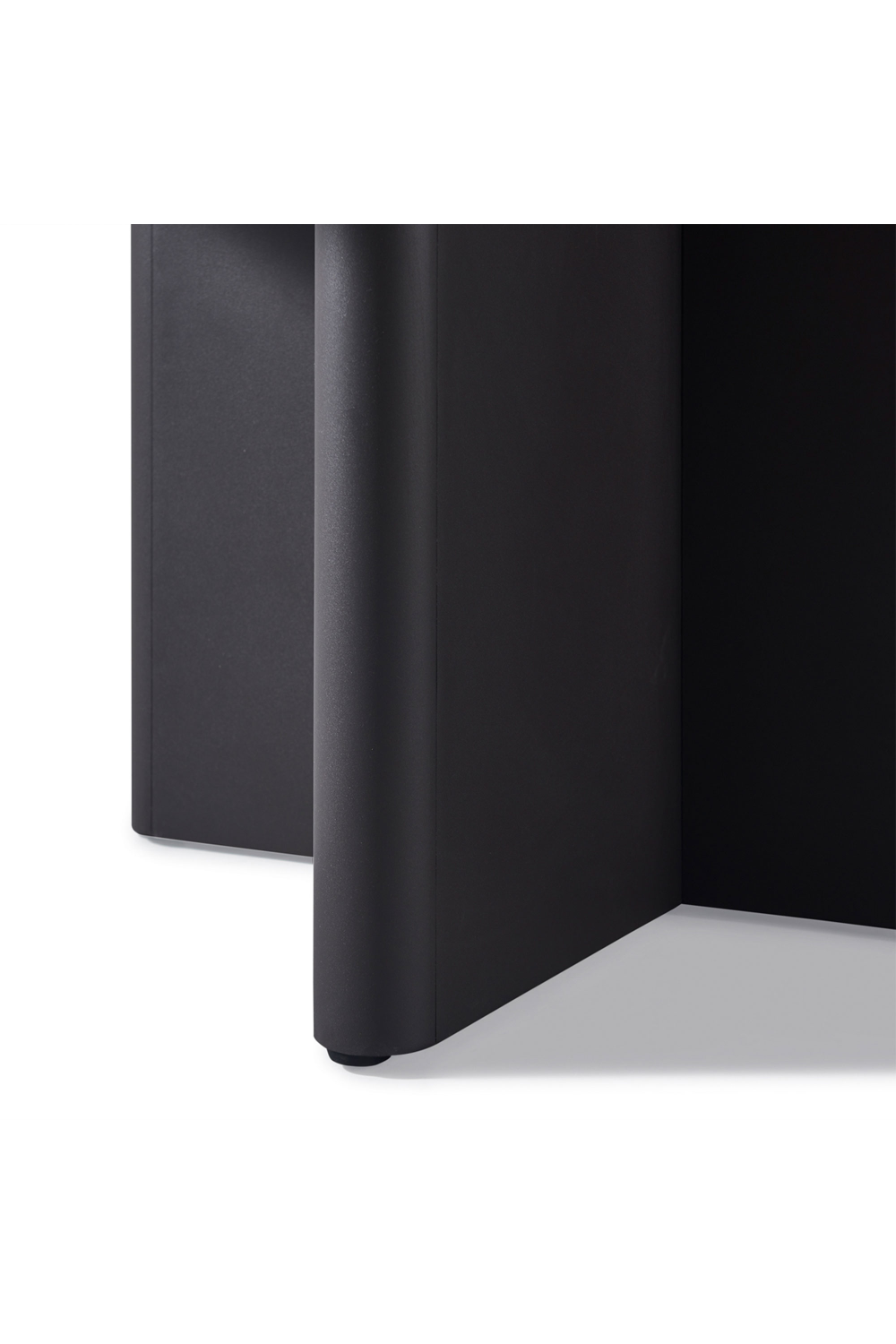 Round Travertine Outdoor Dining Table | Andrew Martin Caicos | OROA