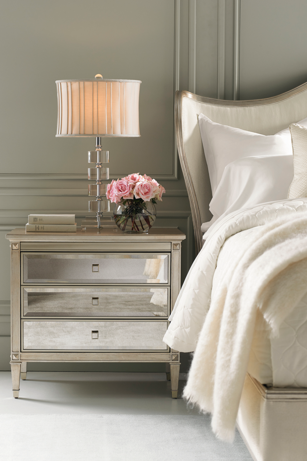 Winged Upholstered Bed | Caracole Bedtime Beauty | Oroa.com