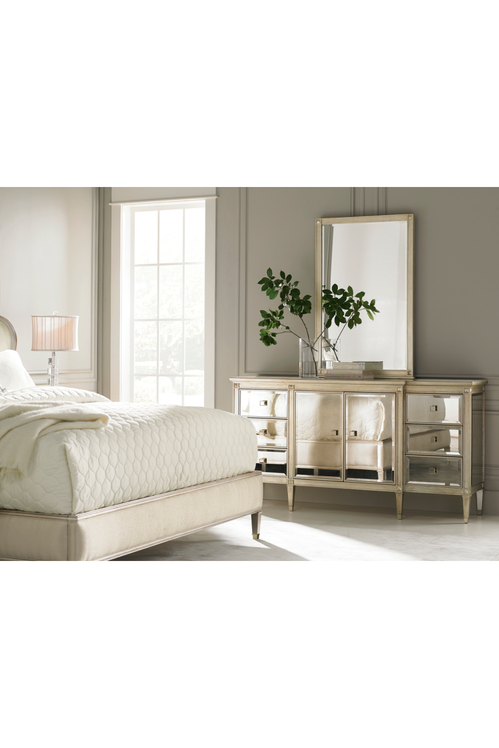 Winged Upholstered Bed | Caracole Bedtime Beauty | Oroa.com