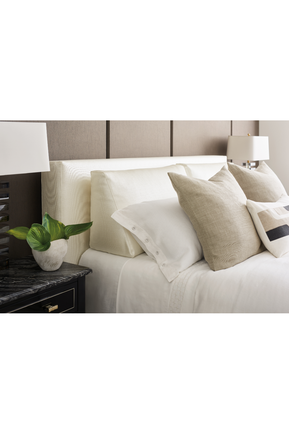 White Modern King Bed | Caracole The Boutique | Oroa.com