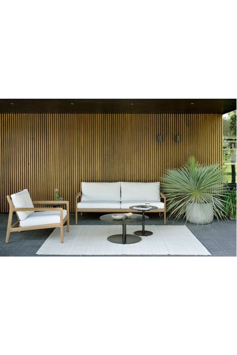 Teak Framed Outdoor Lounge Chair | Ethnicraft Jack | Oroa.com