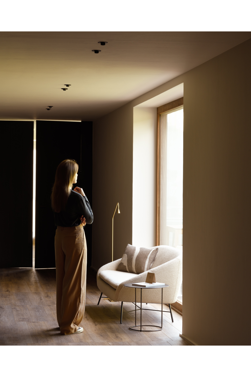 Off-White Vintage Sofa | Ethnicraft Barrow | OROA.COM