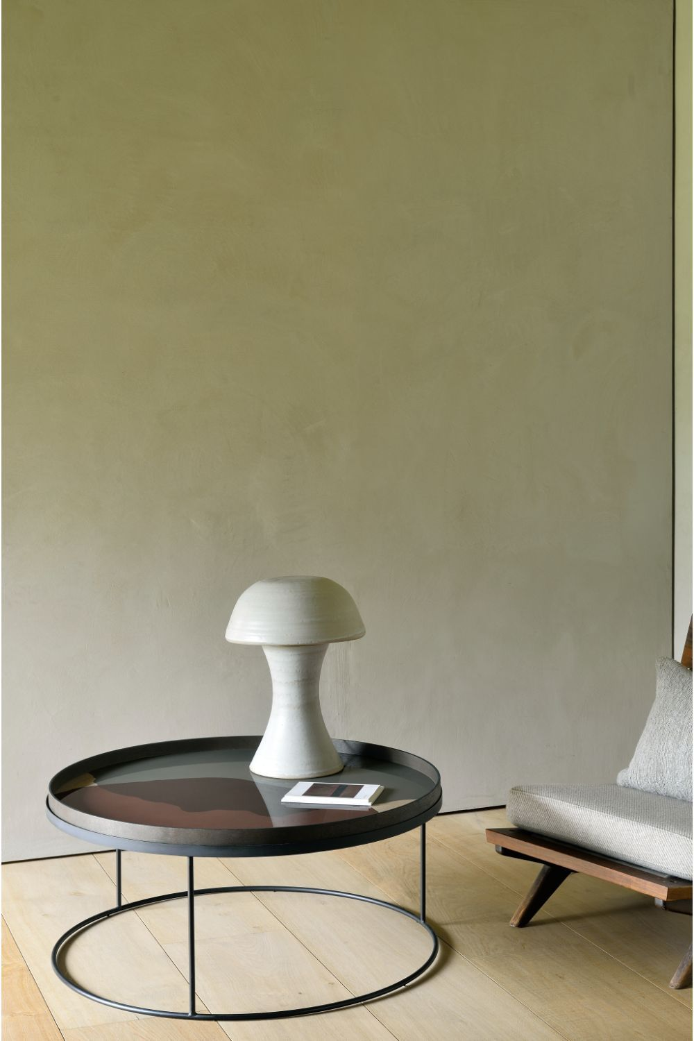 Round Tray Coffee Table | Ethnicraft | OROA