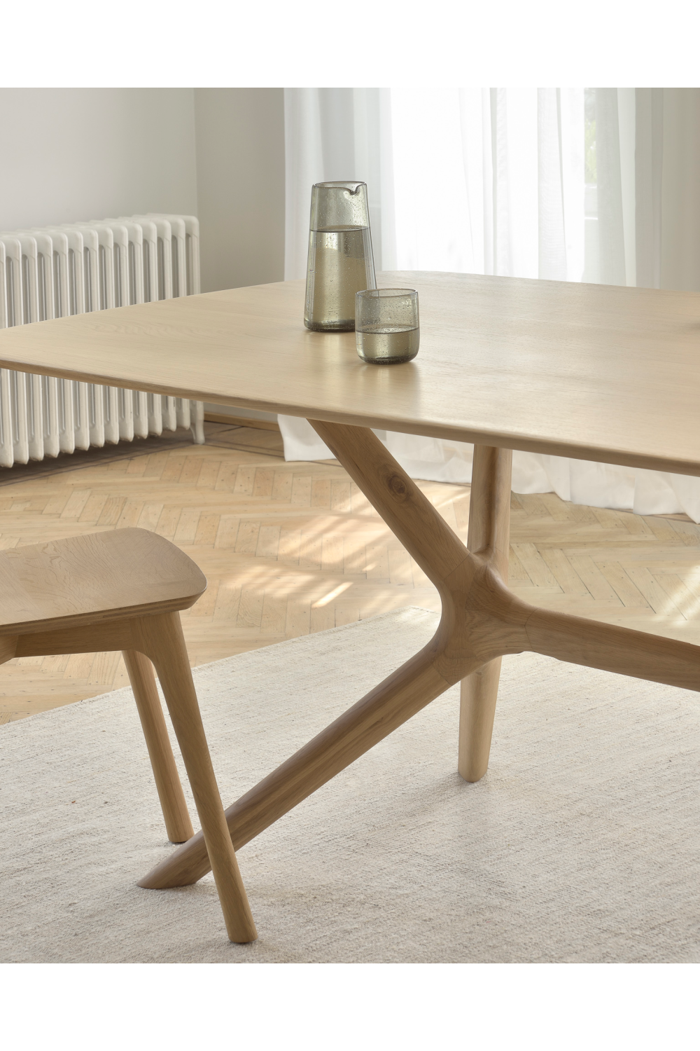 Cross Leg Oak Dining Table | Ethnicraft Oak | OROA.COM