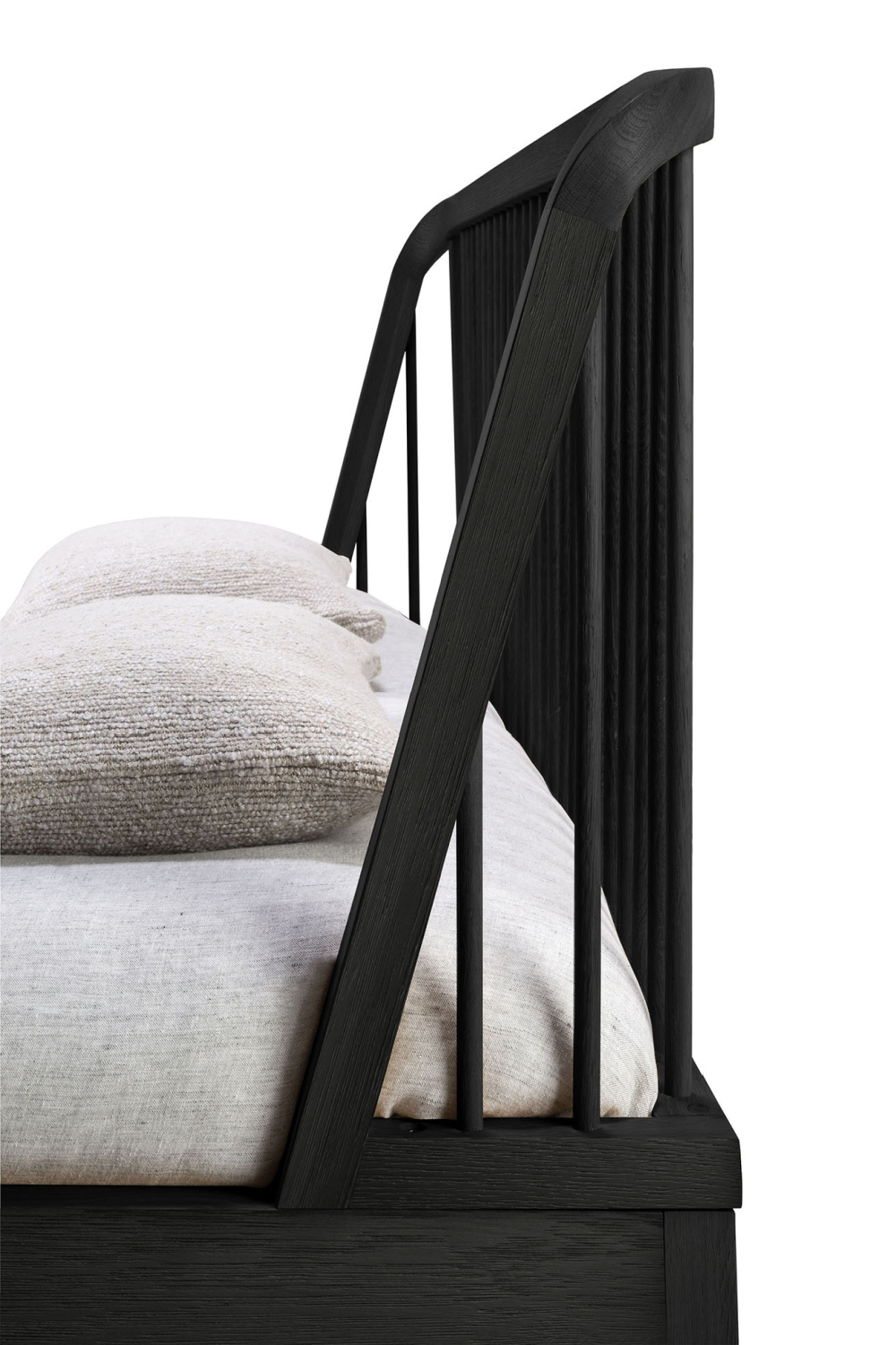 Black Solid Oak Bed | Ethnicraft Spindle | Oroa.com