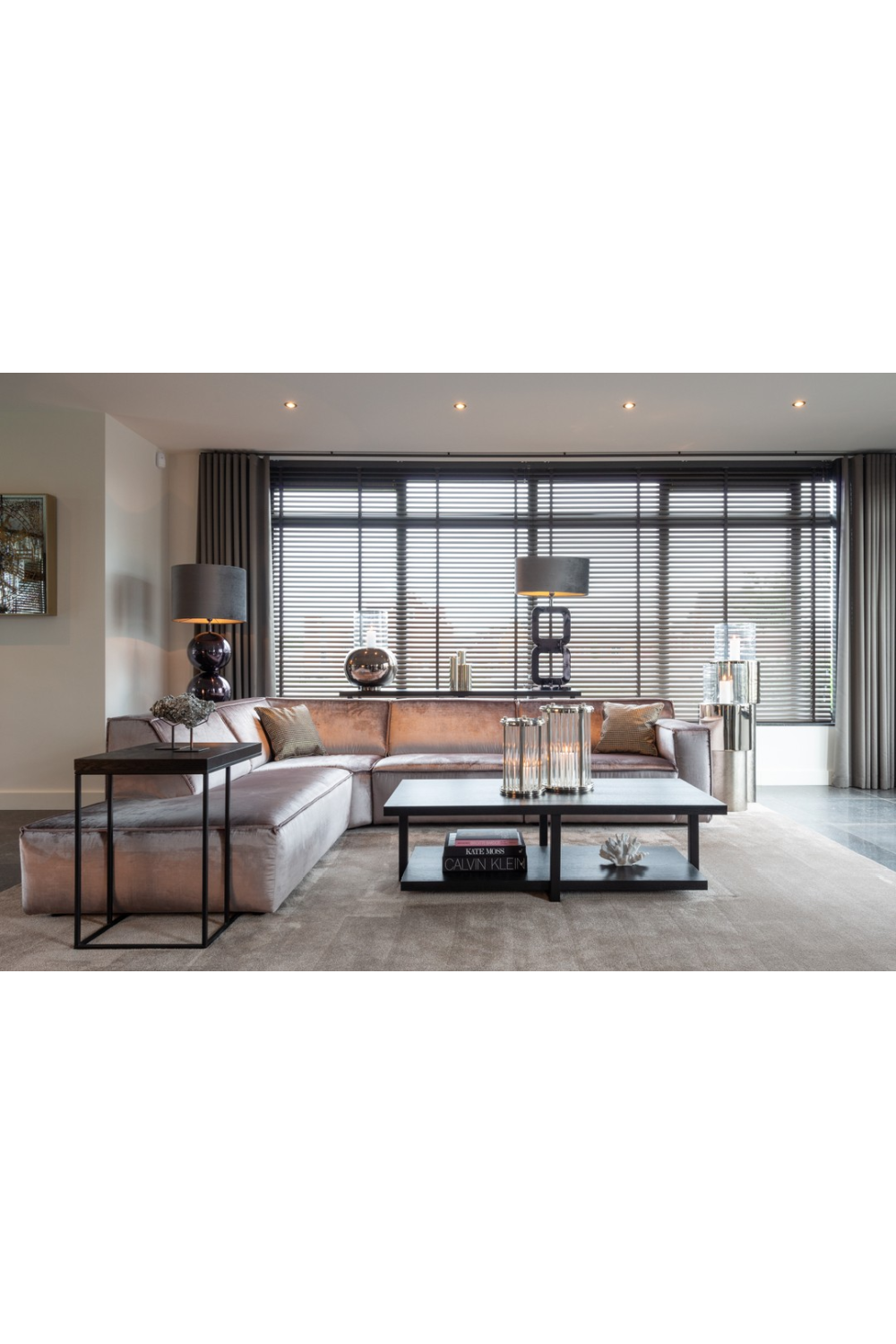 Black Oak Side Table | Richmond Interiors Oakura | Oroa.com