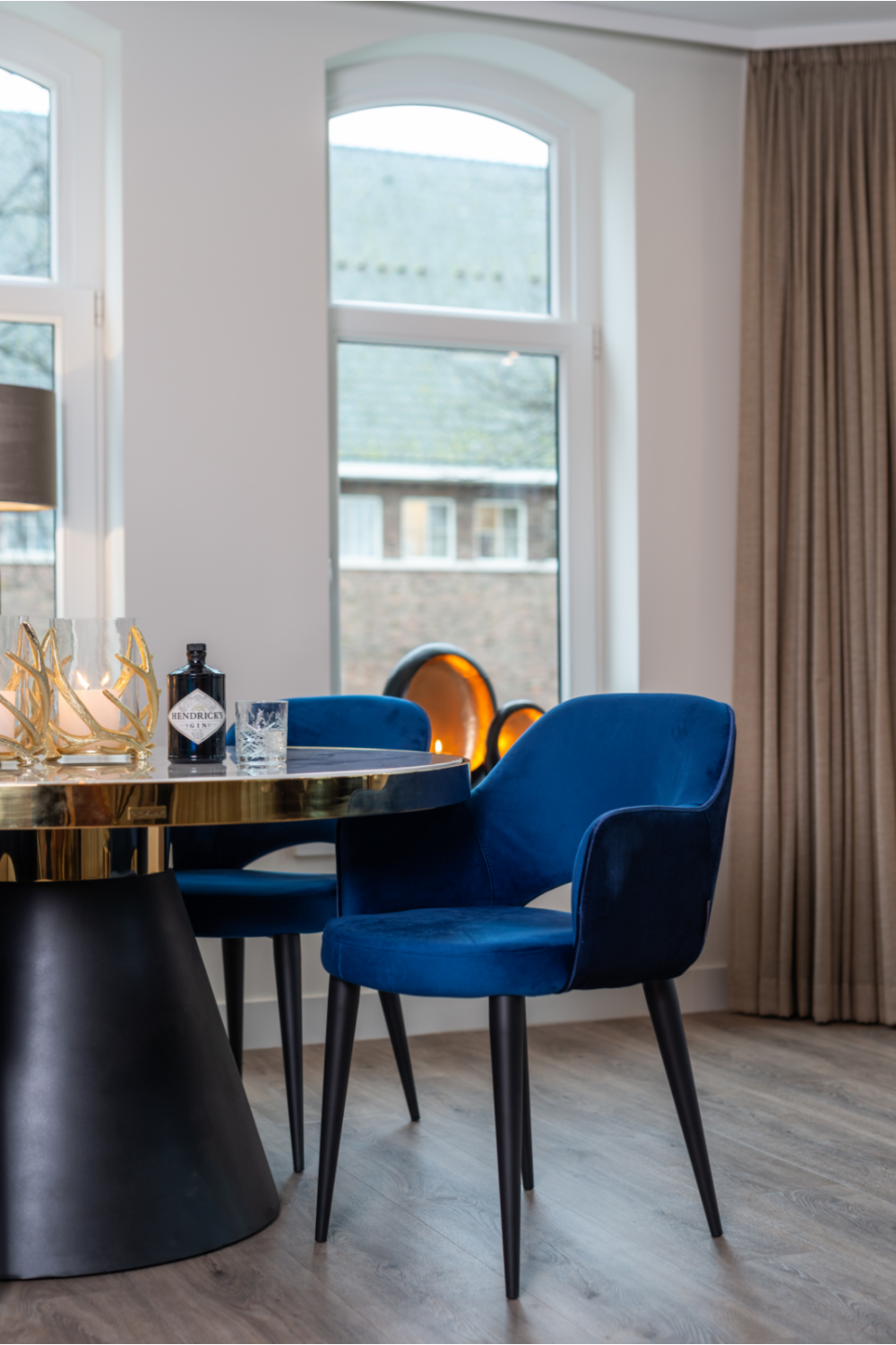 Gold Framed Marble Pedestal Dining Table | Richmond Interiors Odin | OROA.com