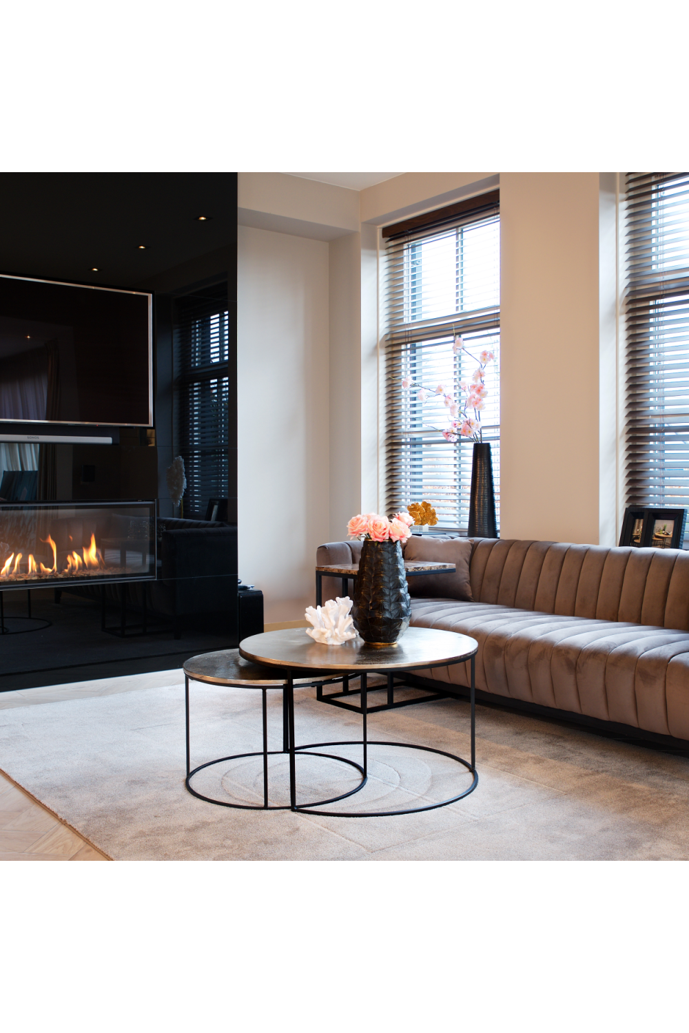 Round Gold Aluminum Nesting Coffee Table | Oroa.com