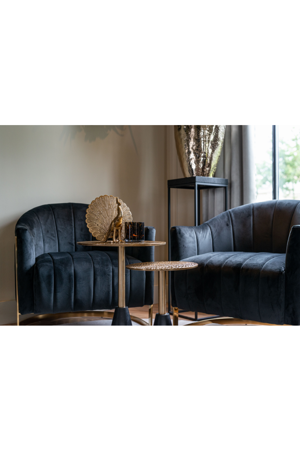 Golden Aluminum Pedestal Side Table S | Richmond Interiors Cobra | Oroa.com