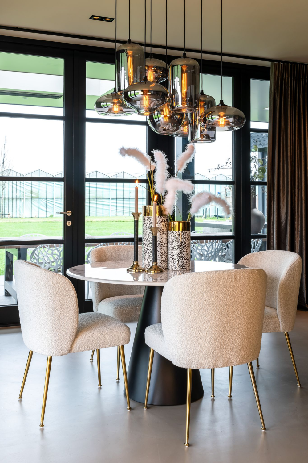 Round White Marble Pedestal Dining Table | Oroa.com