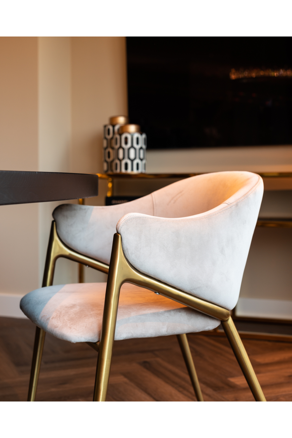 Modern Velvet Dining Chair | Richmond Interiors Gwen | Oroa.com
