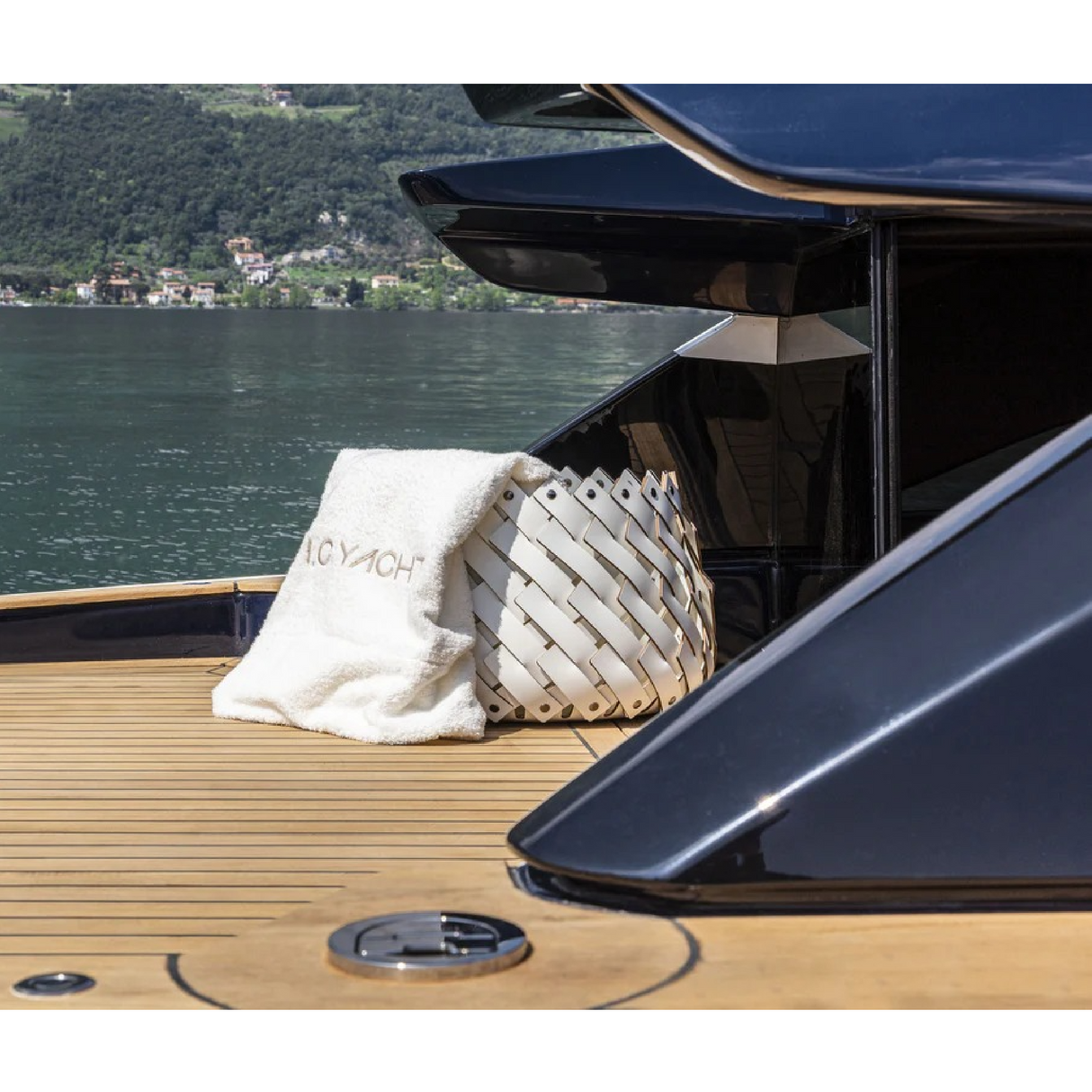 Leather Strips Round Basket S | Pinetti Almeria | OROA.com