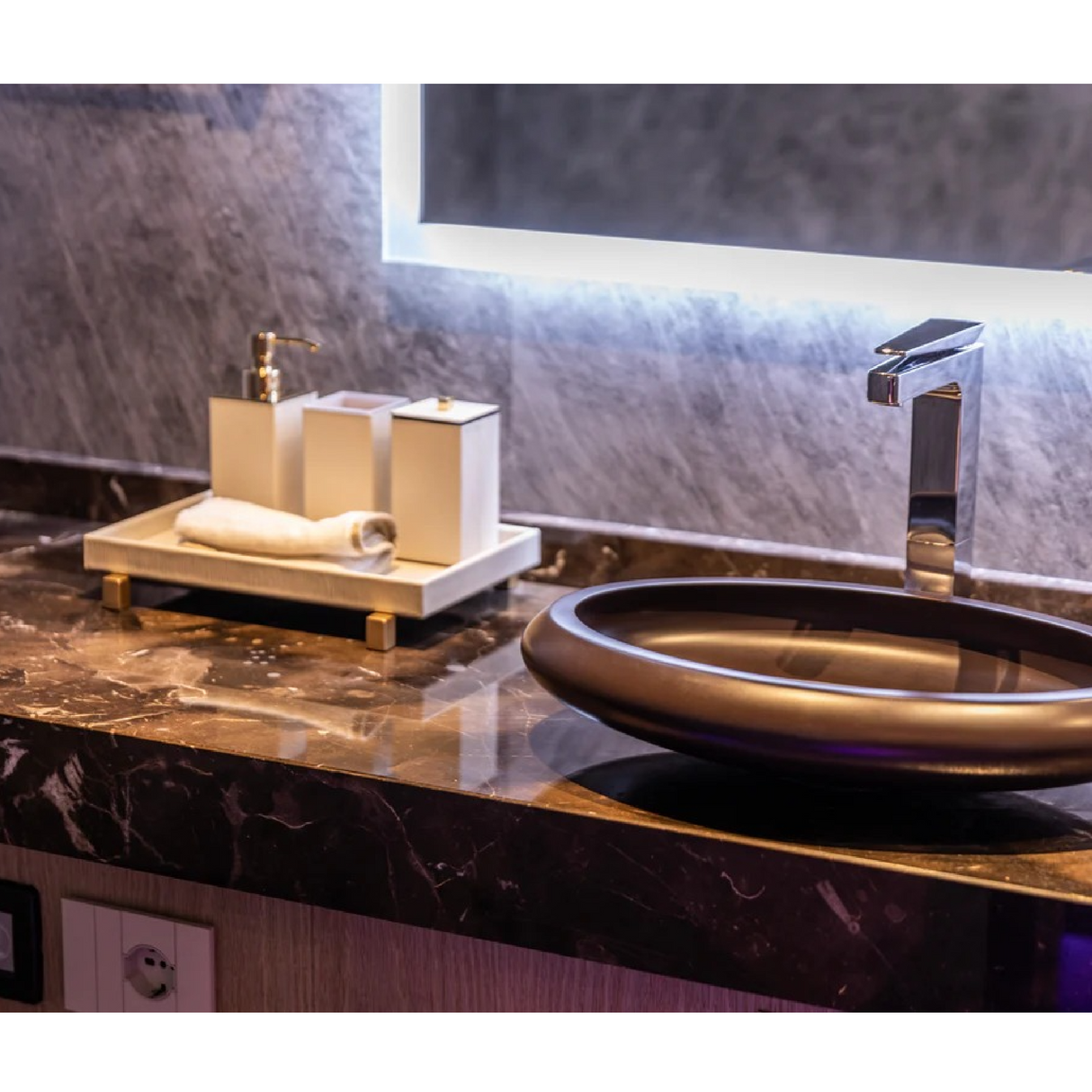 Waterproof Leather Square Bathroom Set | Pinetti Poseidon | OROA.com