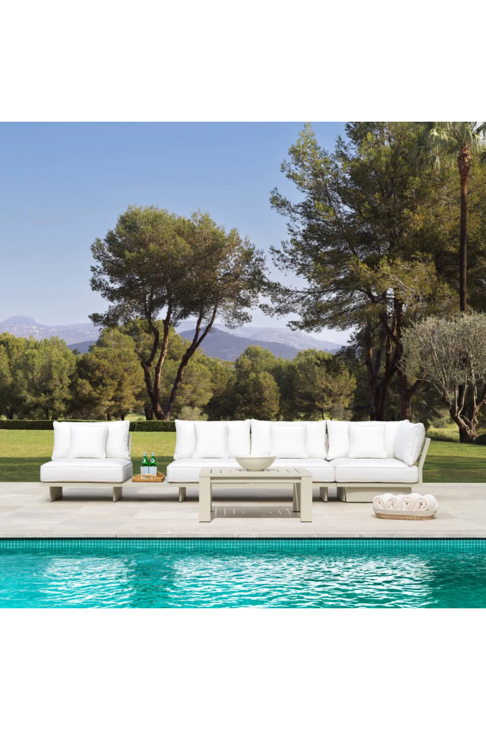 Outdoor Sunbrella Sectional Sofa | Eichholtz Royal Palm | Oroa.com