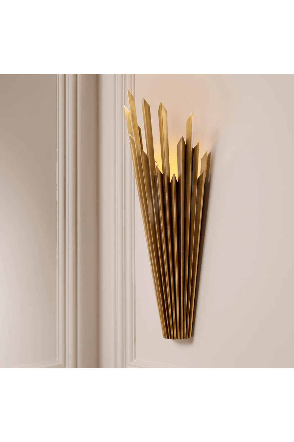 Vintage Brass Wall Lamp | Eichholtz Celestia | Oroa.com