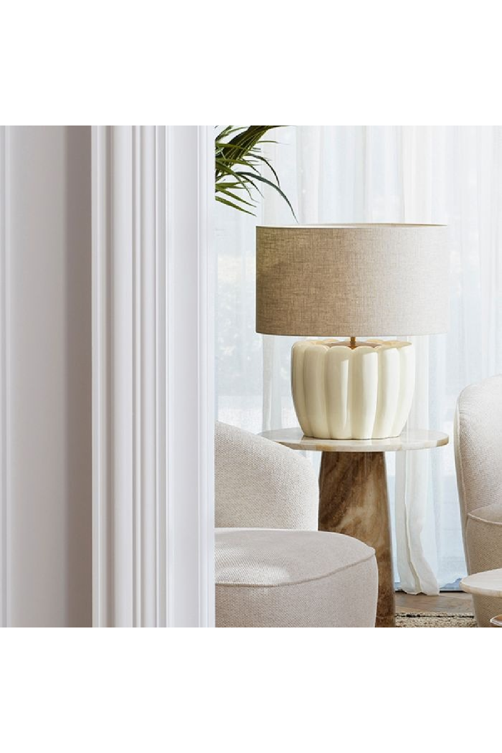 White Wooden Base Table Lamp | Eichholtz Barocco | Oroa.com