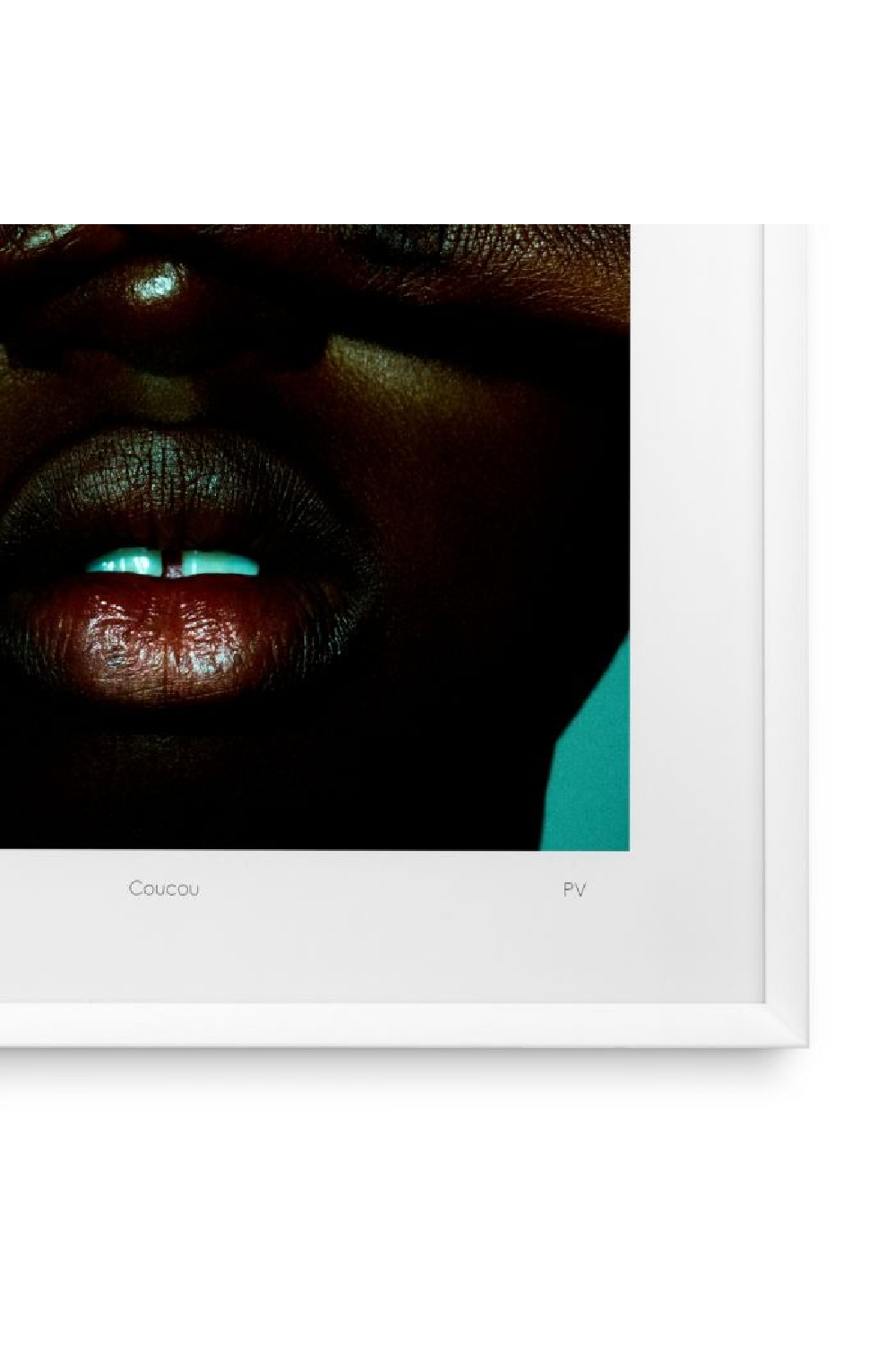 Ringed Woman Photographic Print | Eichholtz Print Philippe Vogelenzang - Coucou | Oroa.com