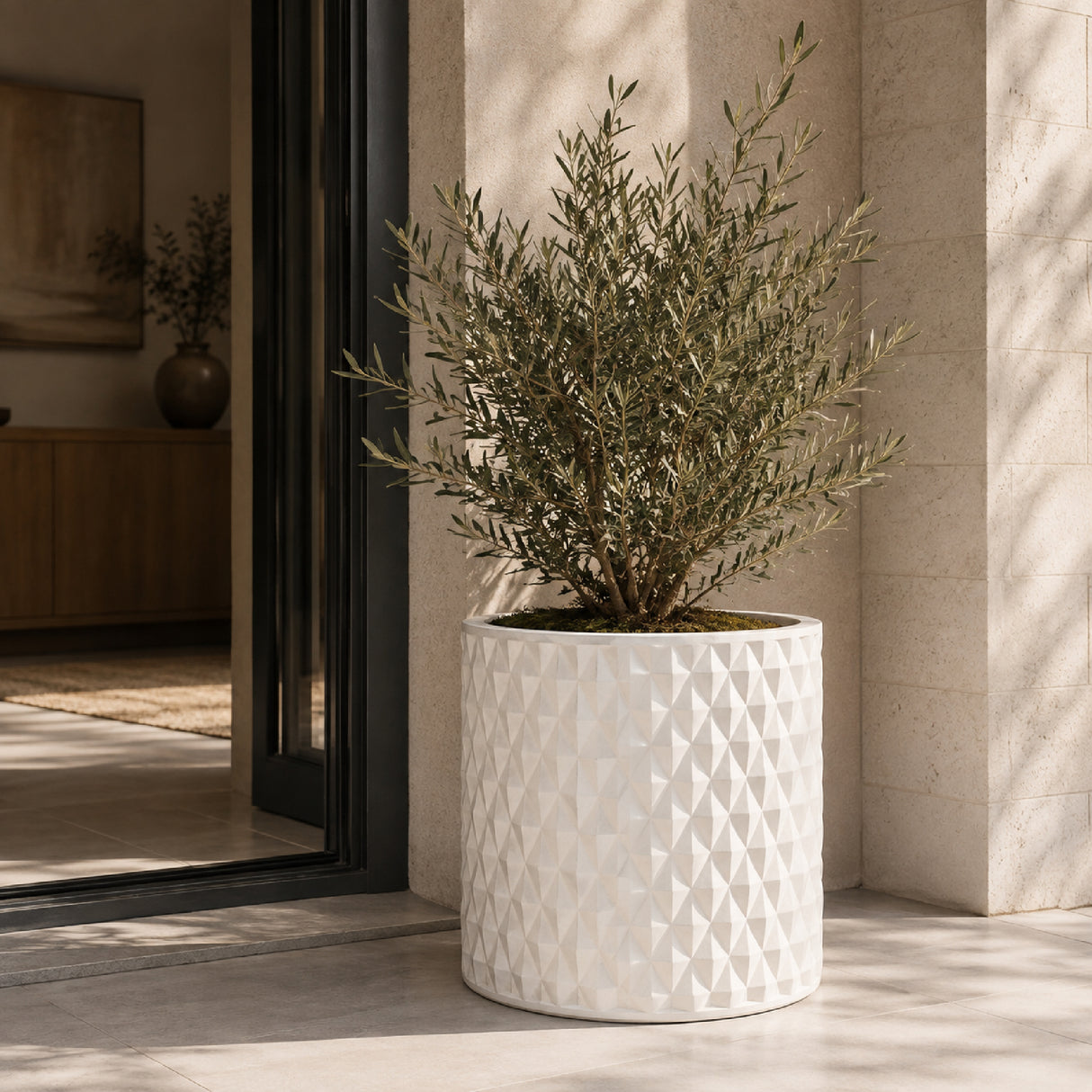 Antique White Round Planter | OROA