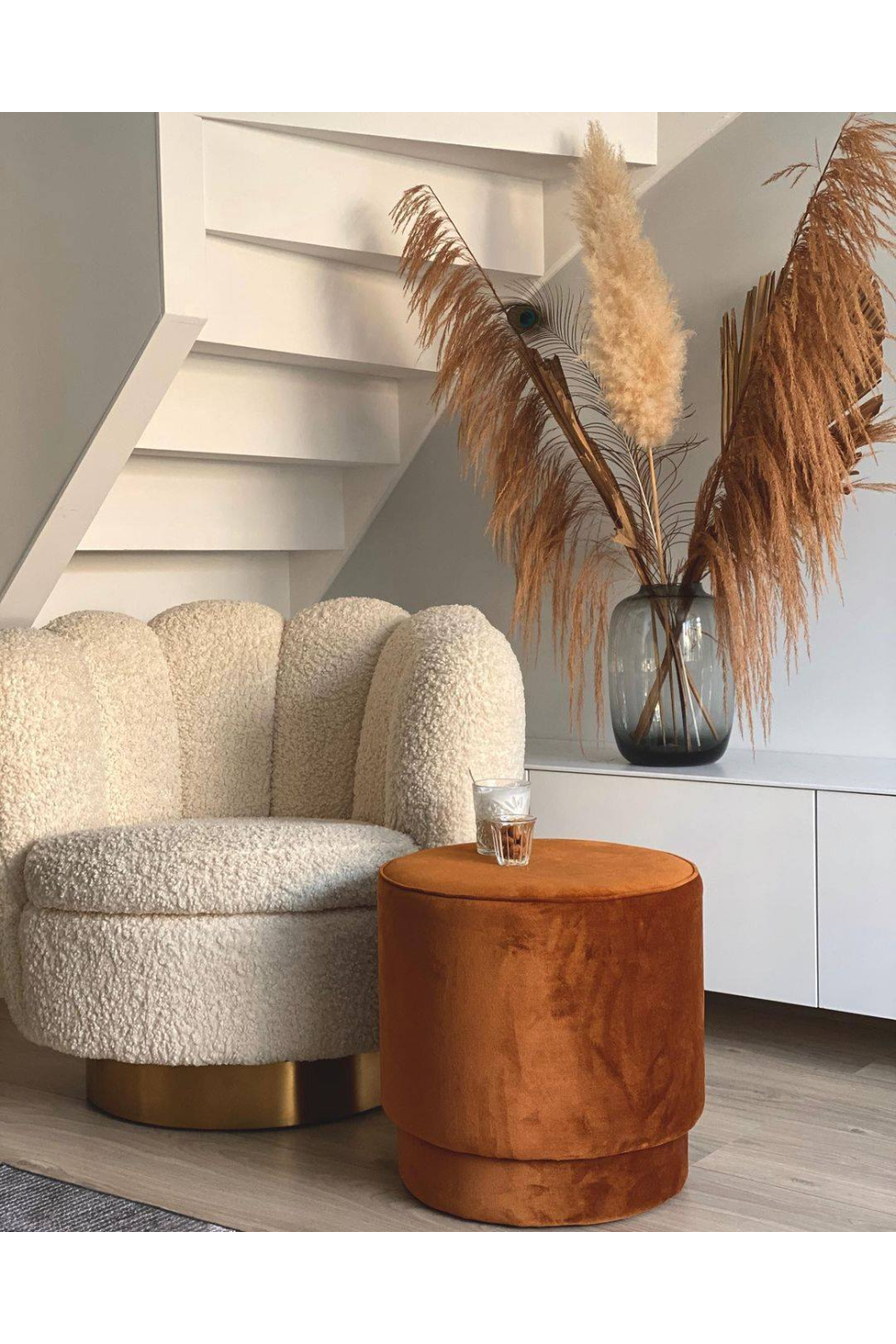 Cream Scalloped Swivel Chair | Eichholtz Mirage | Oroa.com