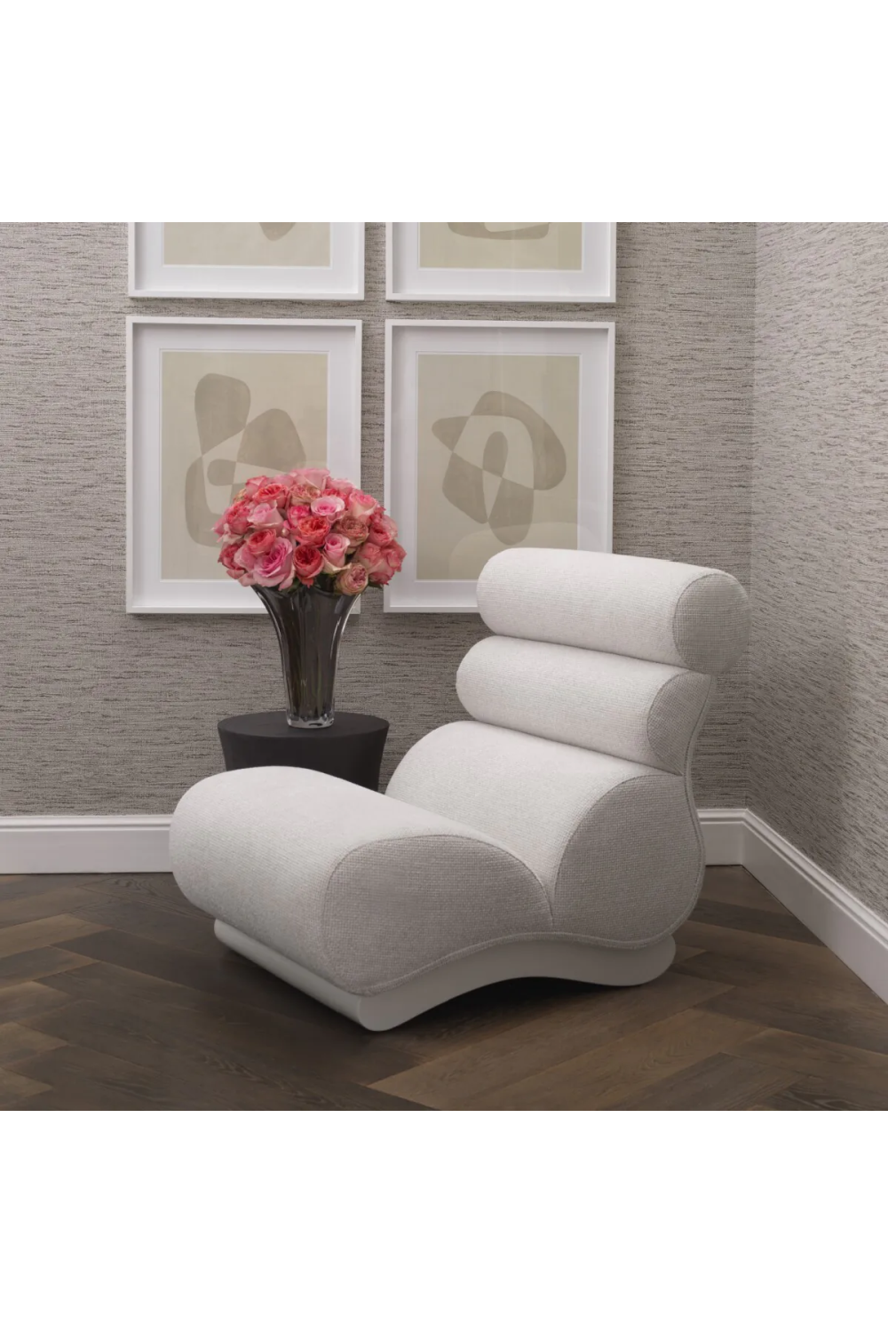 Off-White Modern Lounge Chair | Eichholtz Congreso | Oroa.com