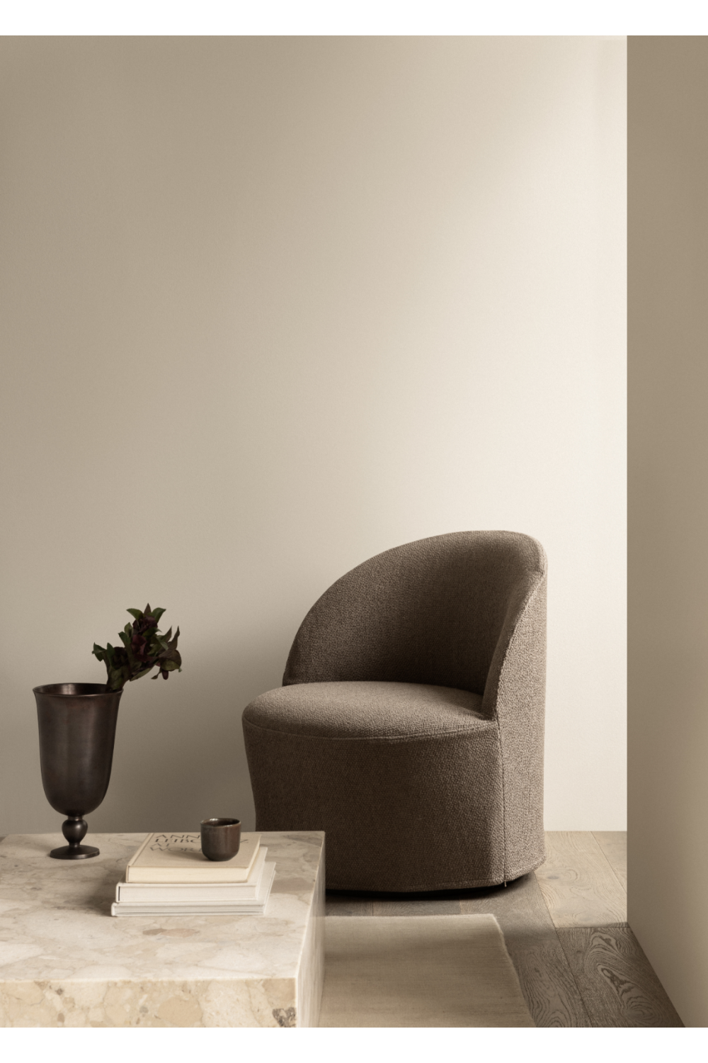 Brown Bronzed Vase | Audi Copenhagen Pavot | Oroa.com