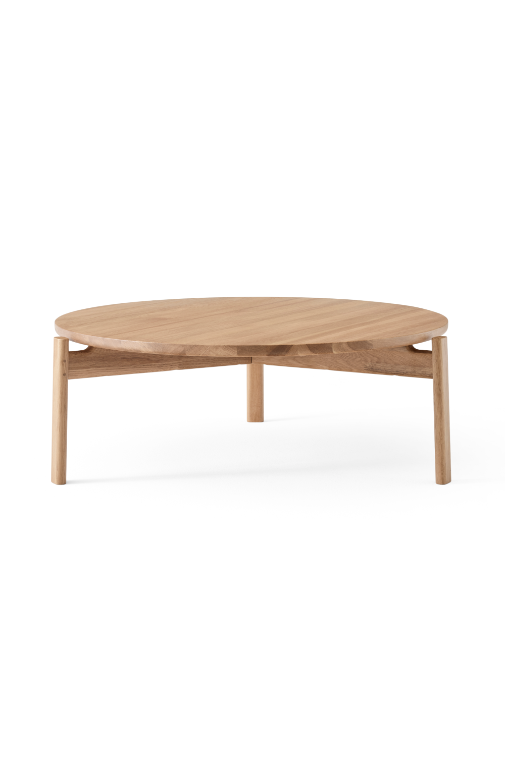 Round Wooden Lounge Table | Audo Copenhagen Passage | Oroa.com