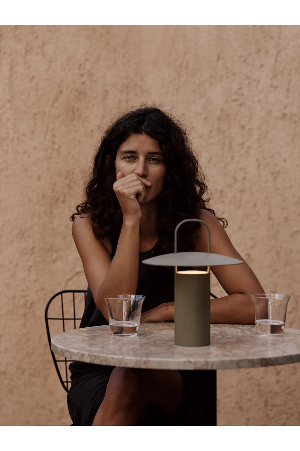 Round-Base Dining Table | Audo Copenhagen Harbour Column | Oroa.com