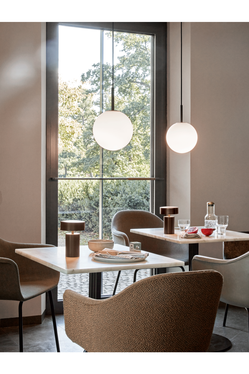 Round-Base Rectangular Counter Table | Audo Copenhagen Harbour Column | Oroa.com