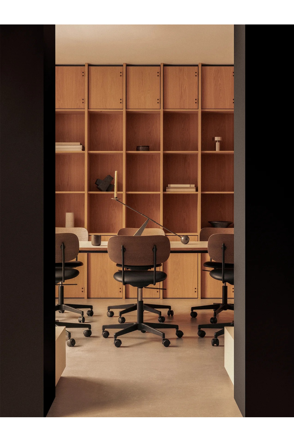 Wooden-Back Swivel Office Chair | Audo Copenhagen Co