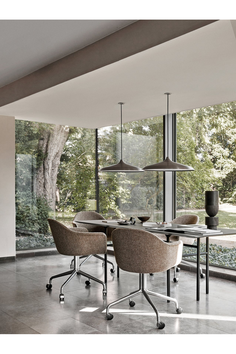Rectangular Minimalist Dining Table | Audo Copenhagen Snaregade | Oroa.com