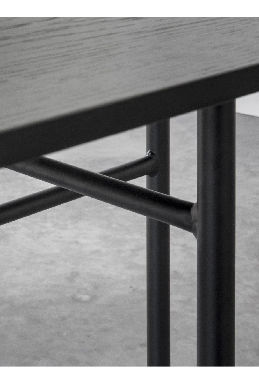 Oval Minimalist Dining Table | Audo Copenhagen Snaregade | Oroa.com