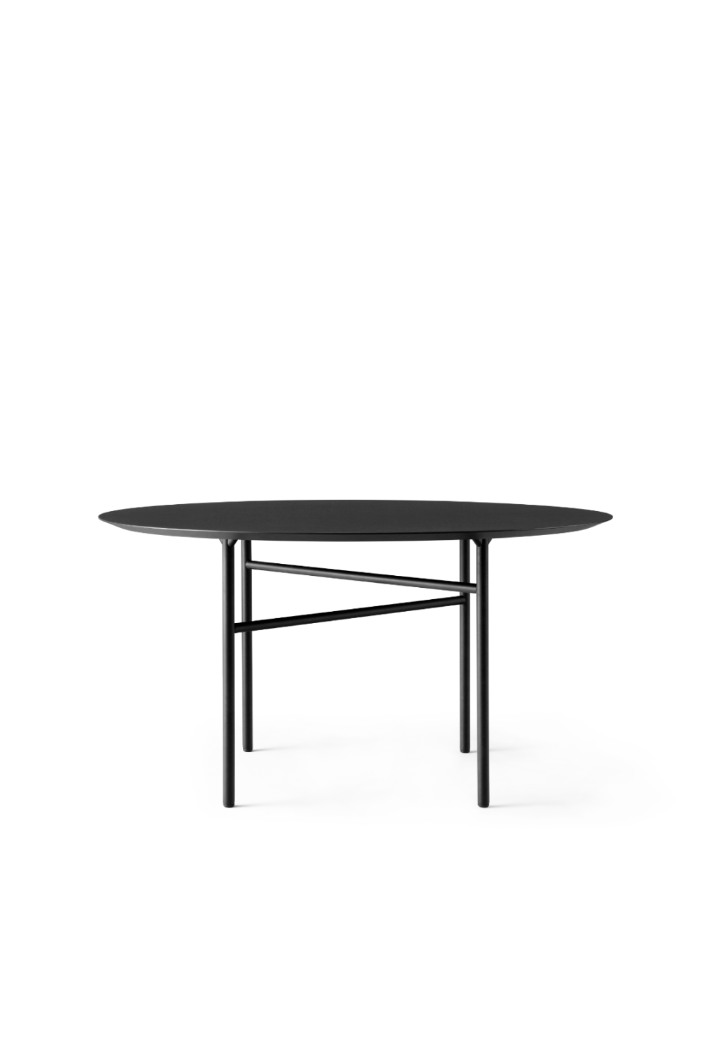 Round Minimalist Dining Table | Audo Copenhagen Snaregade | Oroa.com