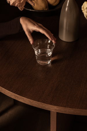 Intersecting-Base Round Dining Table | Audo Copenhagen Androgyne | Oroa.com