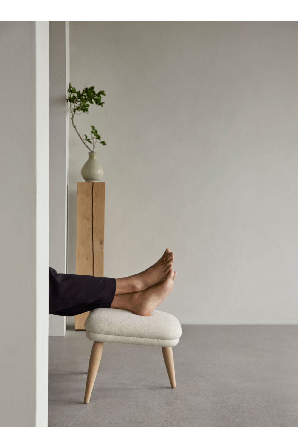 Wooden Leg Ottoman | Audo Copenhagen Oda | Oroa.com
