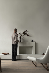 Wooden V-Leg Sofa | Audo Copenhagen Pagode | Oroa.com