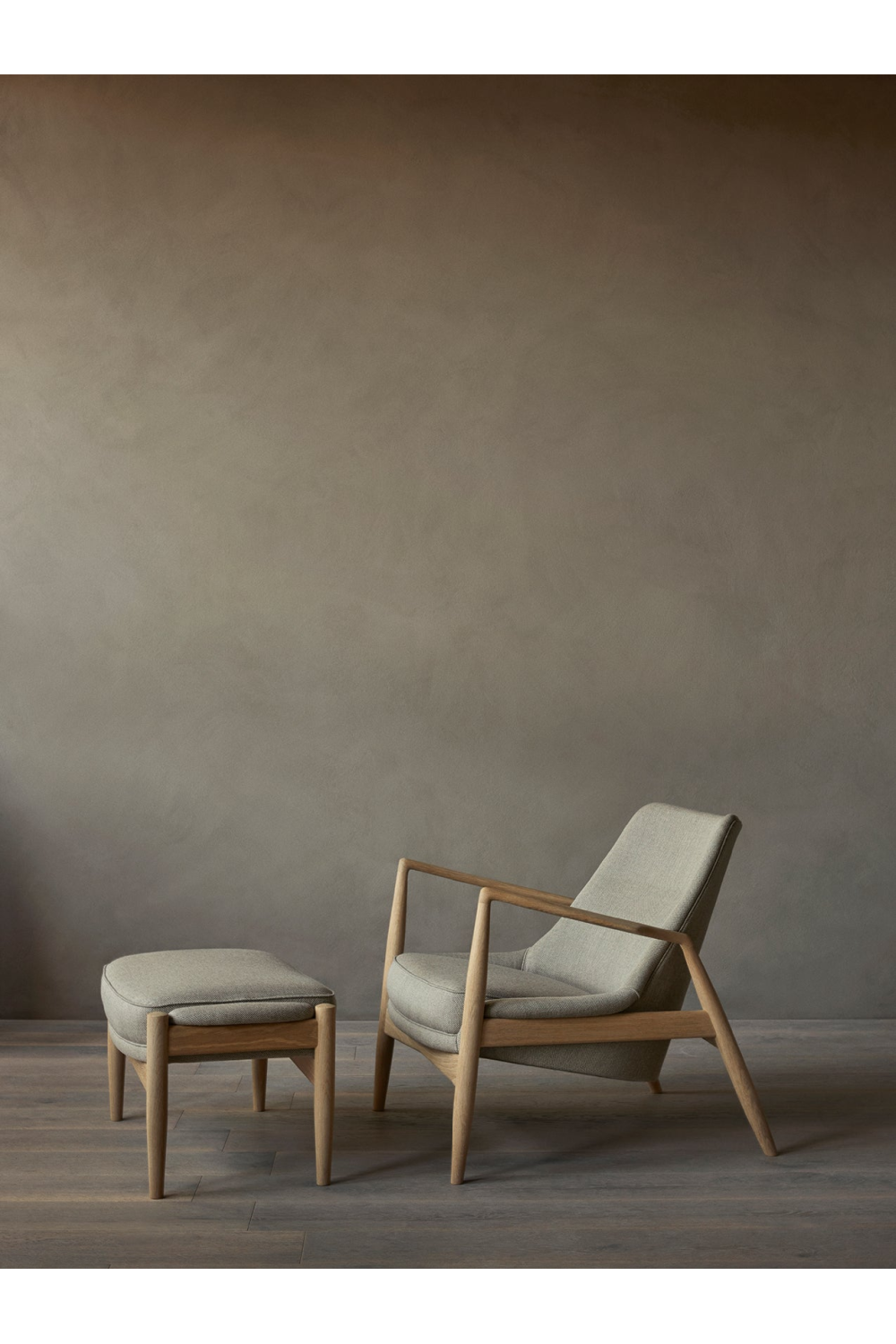 Low-Back Upholstered Lounge Chair | Audo Copenhagen The Seal | Oroa.com