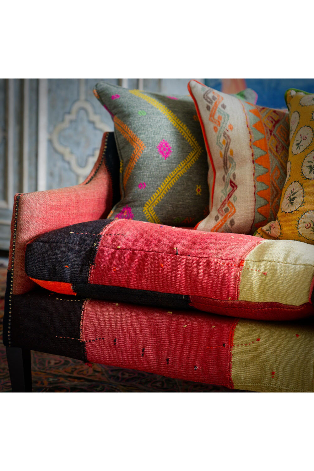   Striking Patterned Cushion | Oroa.com
