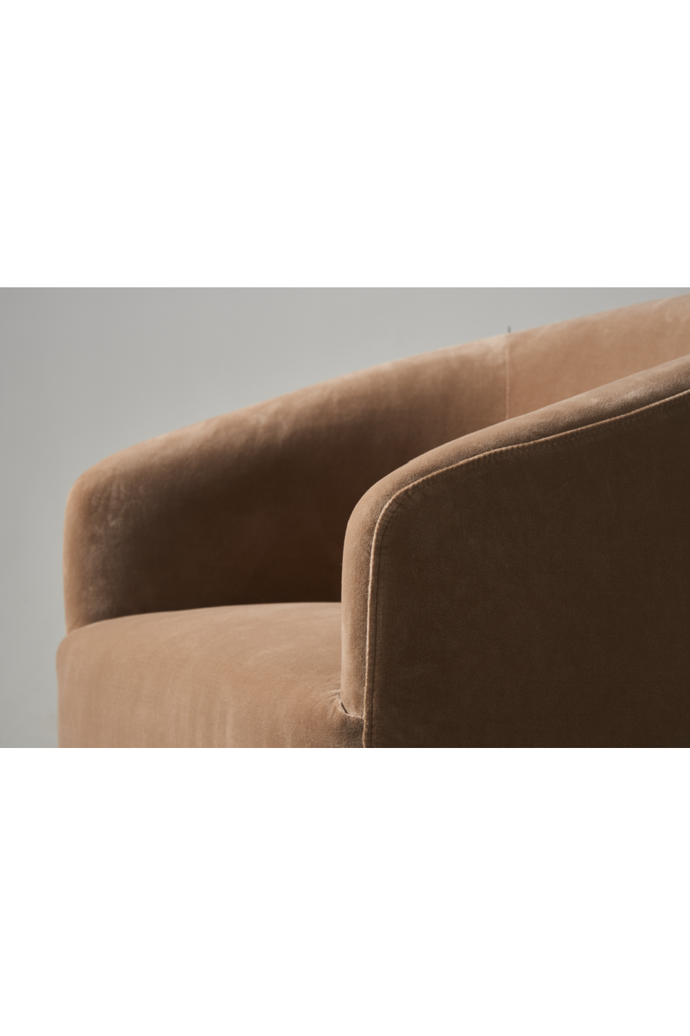 Velvet Tub Dining Chair | Andrew Martin Alto | Oroa.com