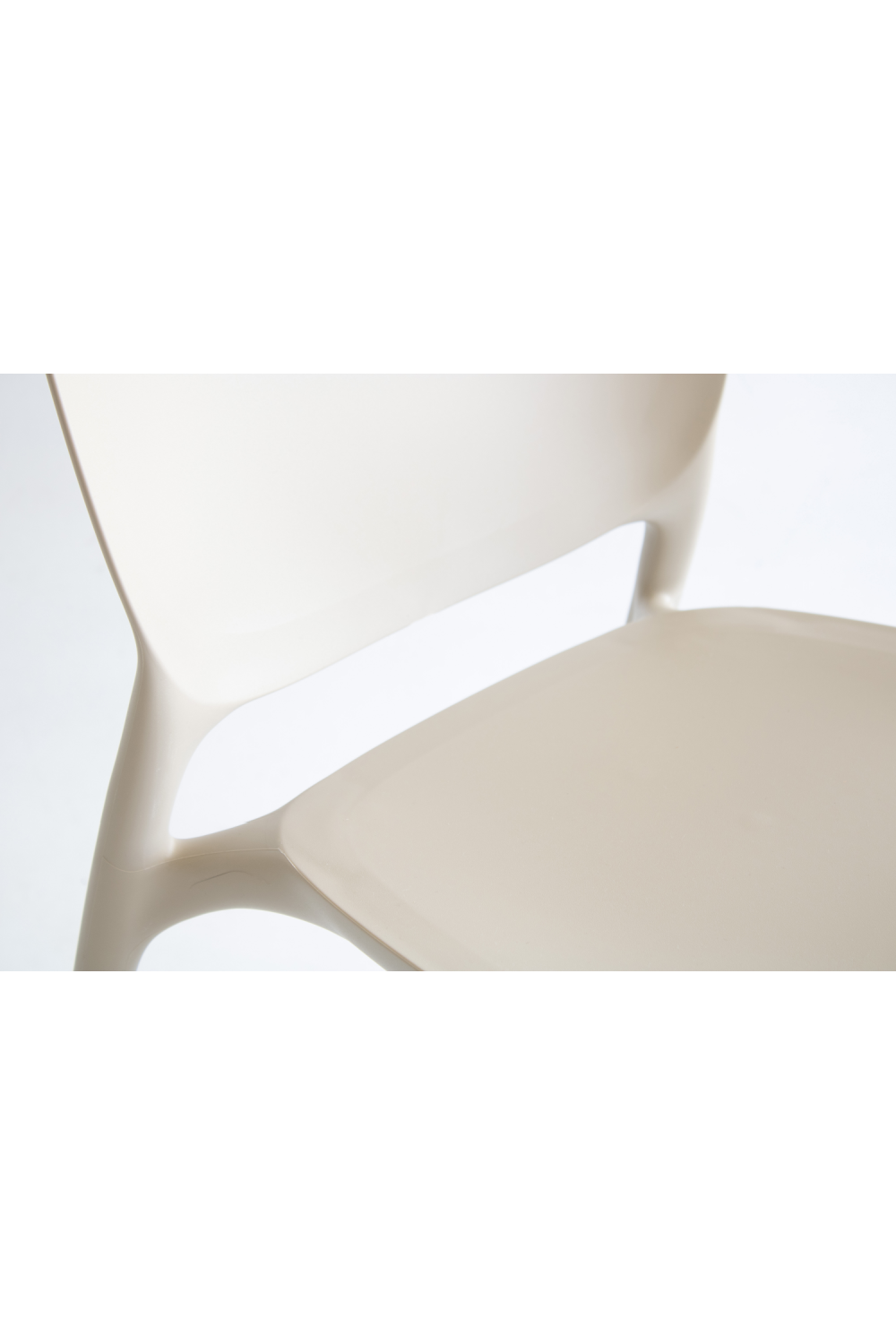 Molded Outdoor Dining Chairs (2) | Andrew Martin Lewis | Oroa.com