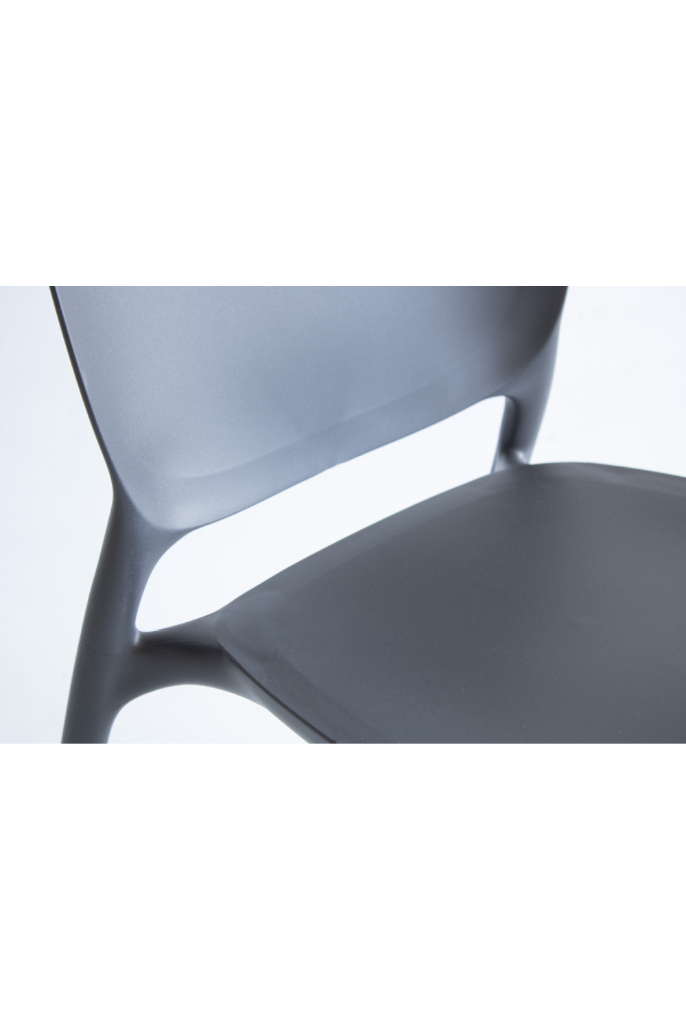 Molded Outdoor Dining Chairs (2) | Andrew Martin Lewis | Oroa.com