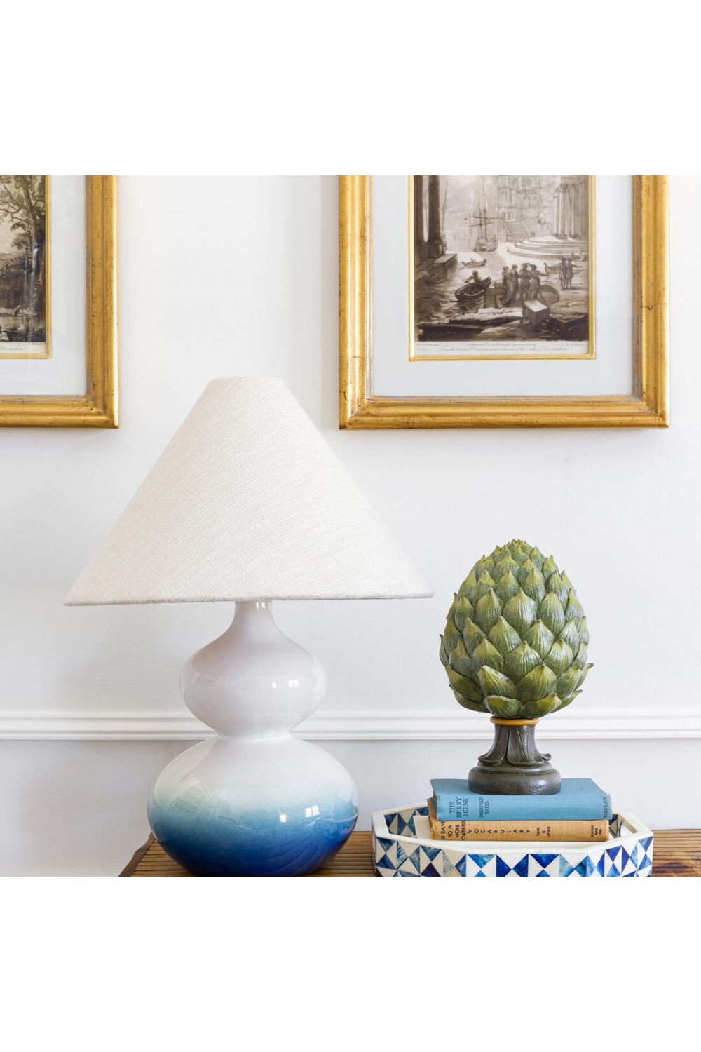 Hourglass Ceramic Table Lamp | Andrew Martin Aimee | Oroa.com