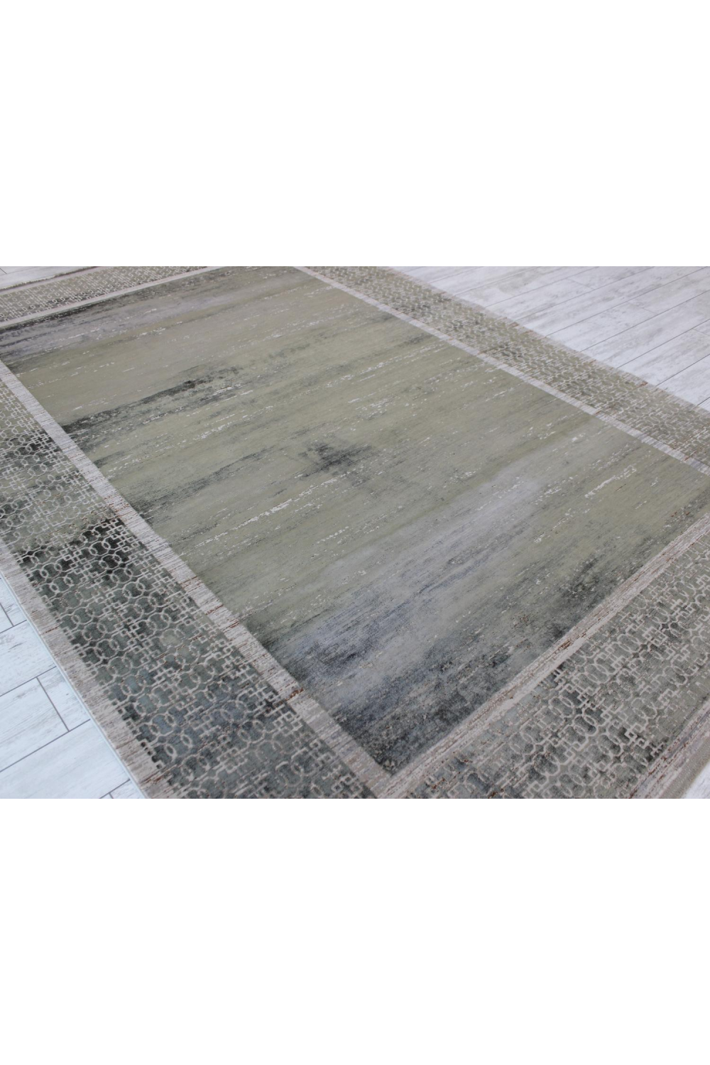 Gray Chain-Link Persian Rug | Andrew Martin Zahra | Oroa.com