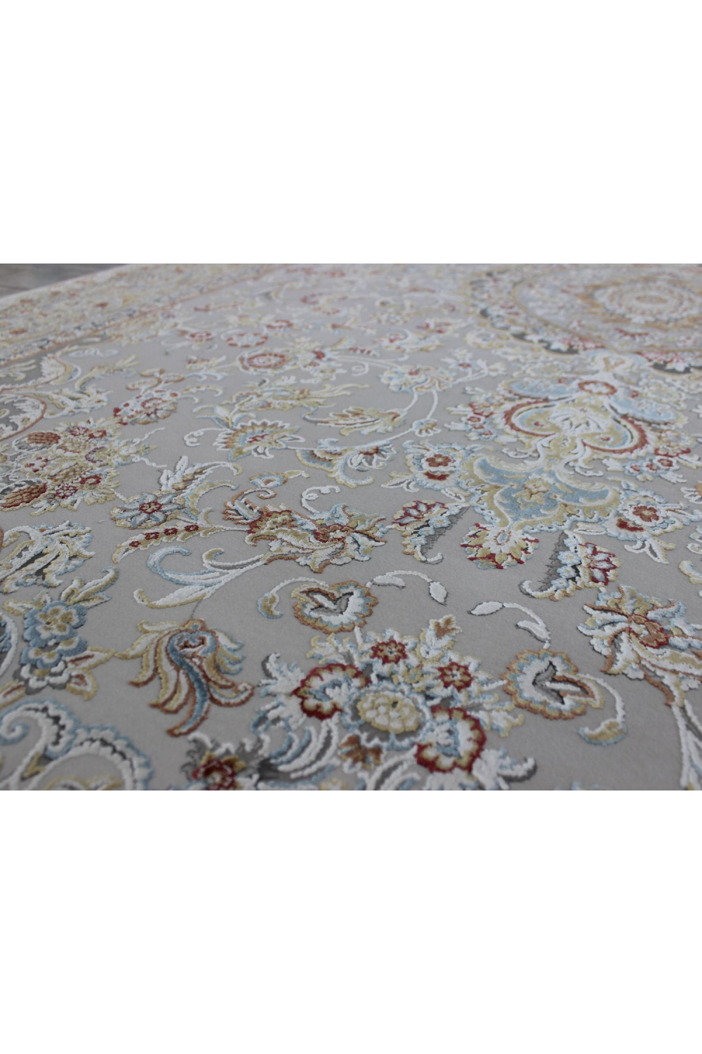 Medallion Design Persian Rug | Andrew Martin Jaslynn | Oroa.com
